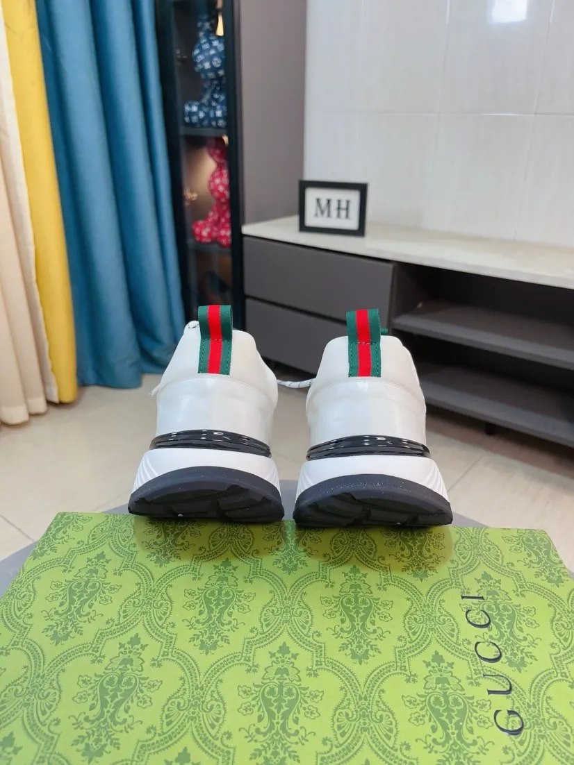 Men's shoes 💰458🌹🌹GUCCI [Gucci] New high-end brand of men's shoes, the latest fashionable casual men's shoes, trendy and versatile, relaxed and sporty style, uppers imported from Italy, first-layer cowhide, genuine leather lining, and ultra-fine workmanship. Original personalized fashionable rubber wear-resistant outsole, light and comfortable on the foot, size 38-44